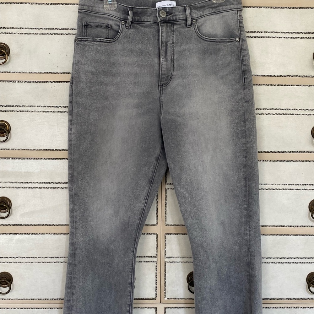 Adorable Loft High Wasted KickcropJeans - Picture 2 of 7